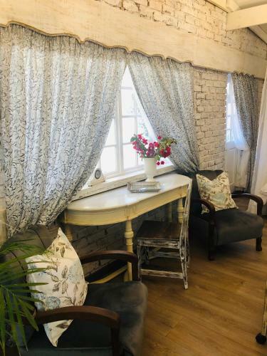Hostal Rose & Ivy Guesthouse