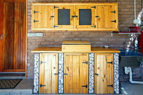 Hostal Kalahari Camelthorn Camping And B&B