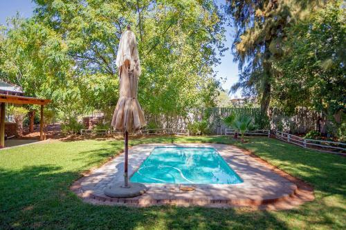 Hostal Kalahari Camelthorn Camping And B&B