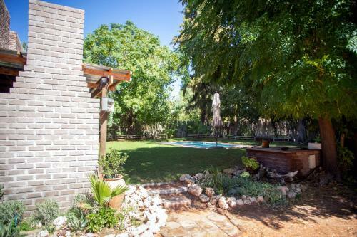 Hostal Kalahari Camelthorn Camping And B&B