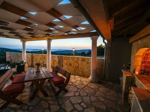 Beautiful Holiday Home In Debeljak With Swimming Pool