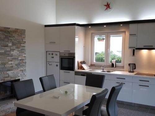 Beautiful Holiday Home In Debeljak With Swimming Pool