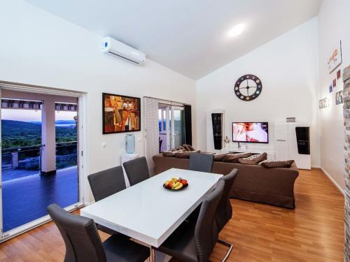 Beautiful Holiday Home In Debeljak With Swimming Pool