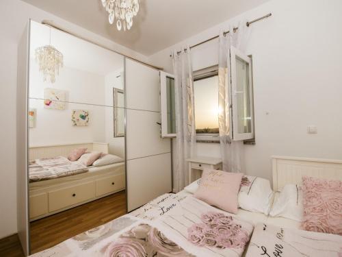 Beautiful Holiday Home In Debeljak With Swimming Pool