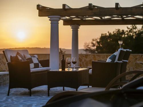 Beautiful Holiday Home In Debeljak With Swimming Pool