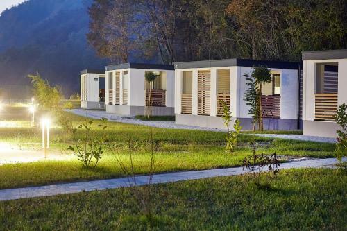 Kamp Terme Jezer?ica