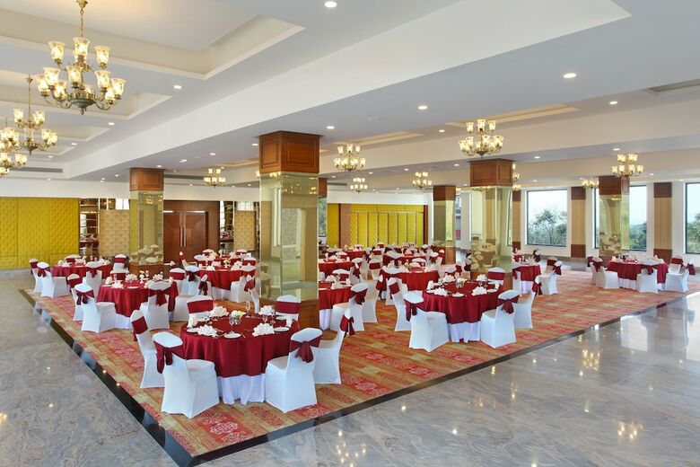 Hotel Rs Sarovar Portico