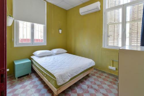 Roger�s Hostel Tel Aviv (Age 18-45)
