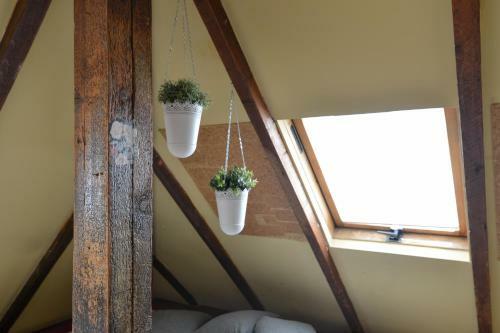 Roger�s Hostel Tel Aviv (Age 18-45)