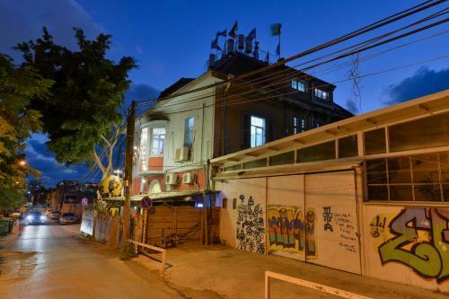 Roger�s Hostel Tel Aviv (Age 18-45)