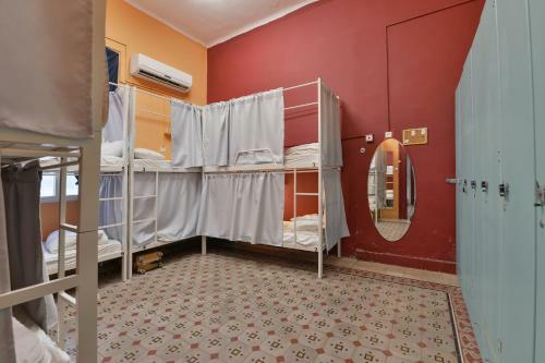 Roger�s Hostel Tel Aviv (Age 18-45)