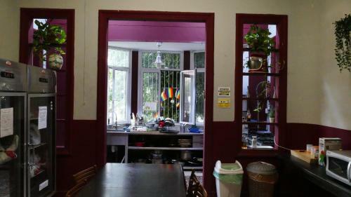 Roger�s Hostel Tel Aviv (Age 18-45)