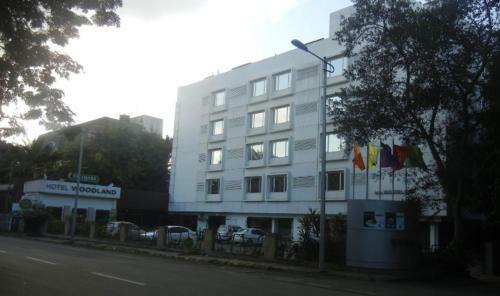 Hotel Woodland