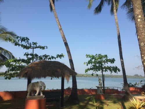 Hotel Paradise Lagoon