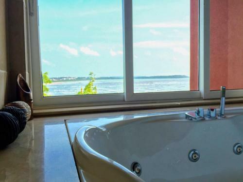 Dolphin Heights Ocean View Villa
