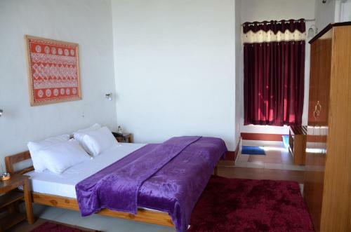 Hotel Kaafal Cottage Ranikhet