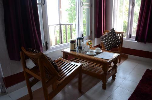 Hotel Kaafal Cottage Ranikhet