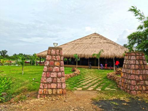 Hotel Karhandla Farm And Resort