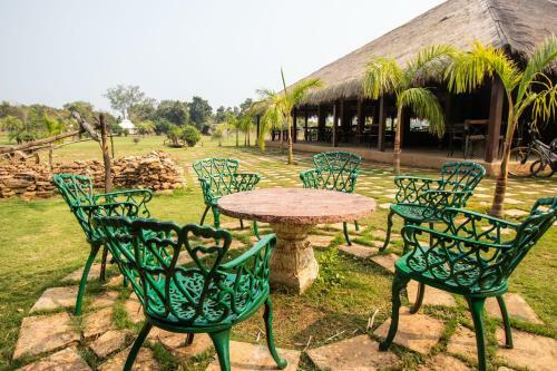 Hotel Karhandla Farm And Resort