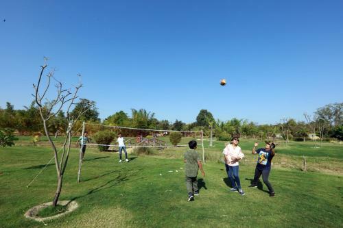 Hotel Karhandla Farm And Resort