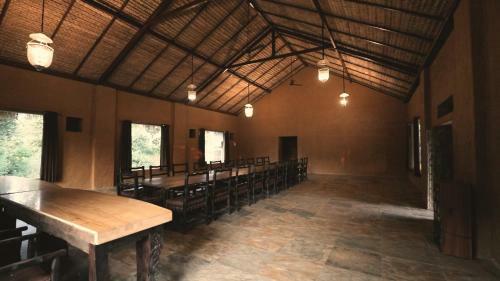 Hotel Karhandla Farm And Resort
