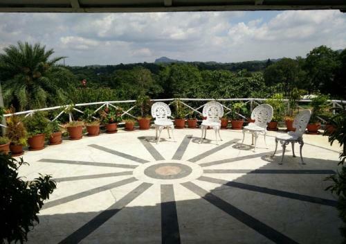 Hotel Mpt Rock End Manor, Pachmarhi