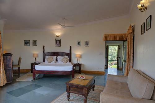 Hotel Jhadol Safari Resort