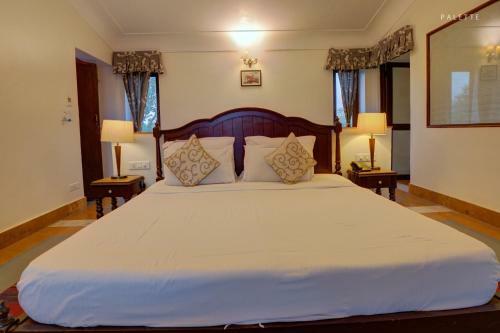 Hotel Jhadol Safari Resort