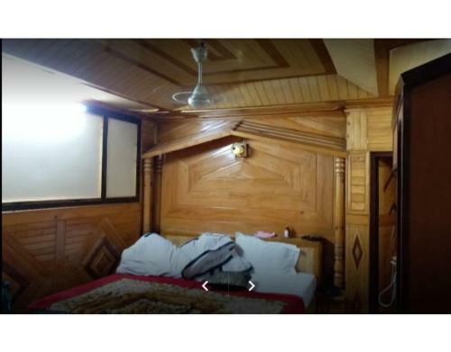 Hotel Deluxe Lake Facing Stay In Nainital