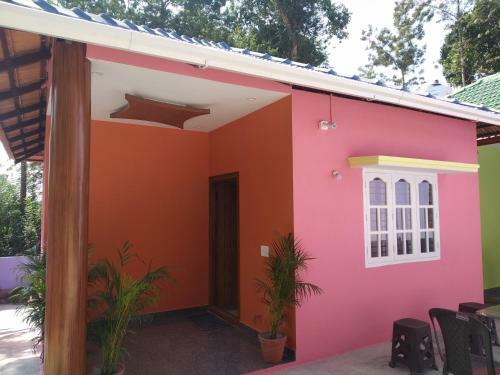 Hostal Golden Villa Inn