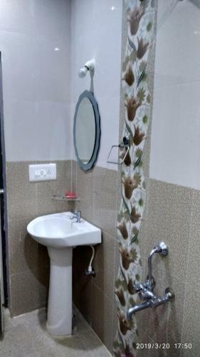 Hostal Golden Villa Inn