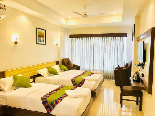 Hotel Regalia Inn &suites