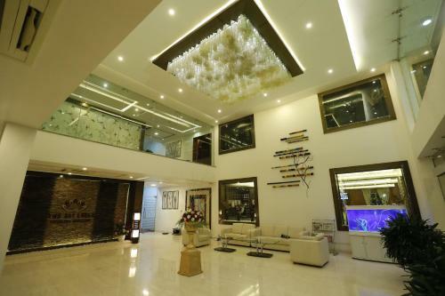 Hotel The Sai Leela