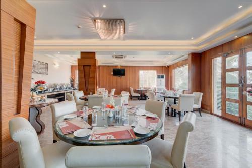 Hotel The Sai Leela