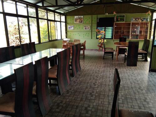 Hotel Misty Woods Resort