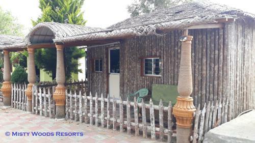 Hotel Misty Woods Resort