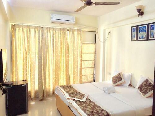 Bed & Breakfast 1 N 2 Bhk Service Apartment