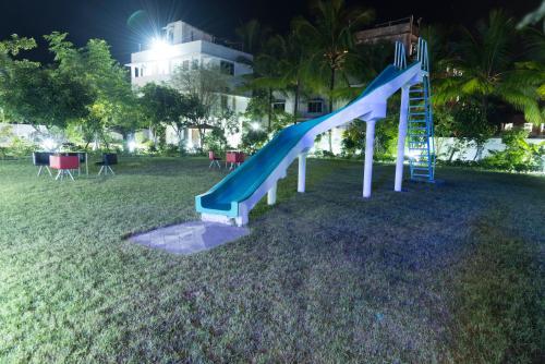 Rajhans Hotel & Resort
