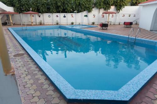 Rajhans Hotel & Resort