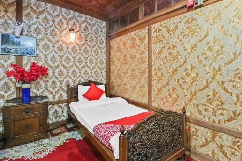 Hotel Oyo 24379 Houseboats Plato Group