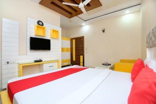 Oyo 26217 Hotel Gst Grand Plaza