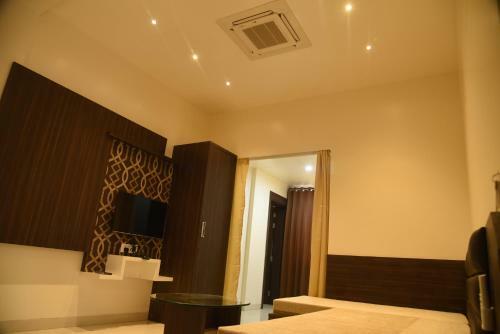 Hotel Pushpak