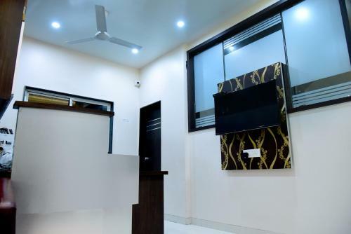 Hotel Pushpak