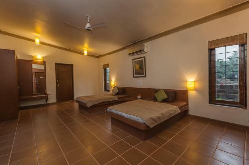 Villa Saffronstays Chirebandi