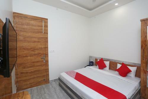 Oyo 17312 Tandoori Veg Hotel