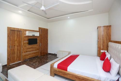 Oyo 17312 Tandoori Veg Hotel