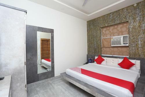 Oyo 17312 Tandoori Veg Hotel