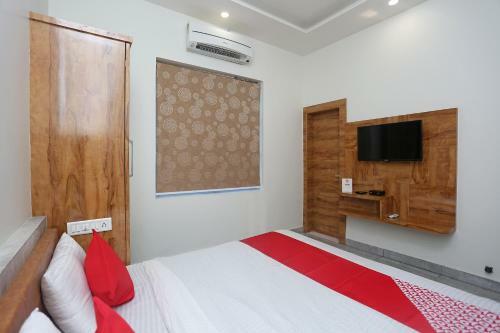 Oyo 17312 Tandoori Veg Hotel