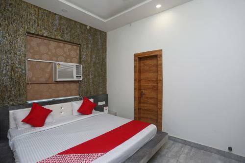 Oyo 17312 Tandoori Veg Hotel