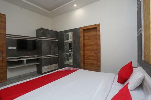 Oyo 17312 Tandoori Veg Hotel
